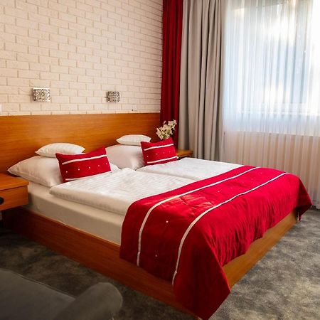 Motel 2000 Стеншев Екстериор снимка