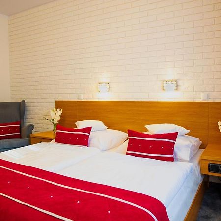 Motel 2000 Стеншев Екстериор снимка