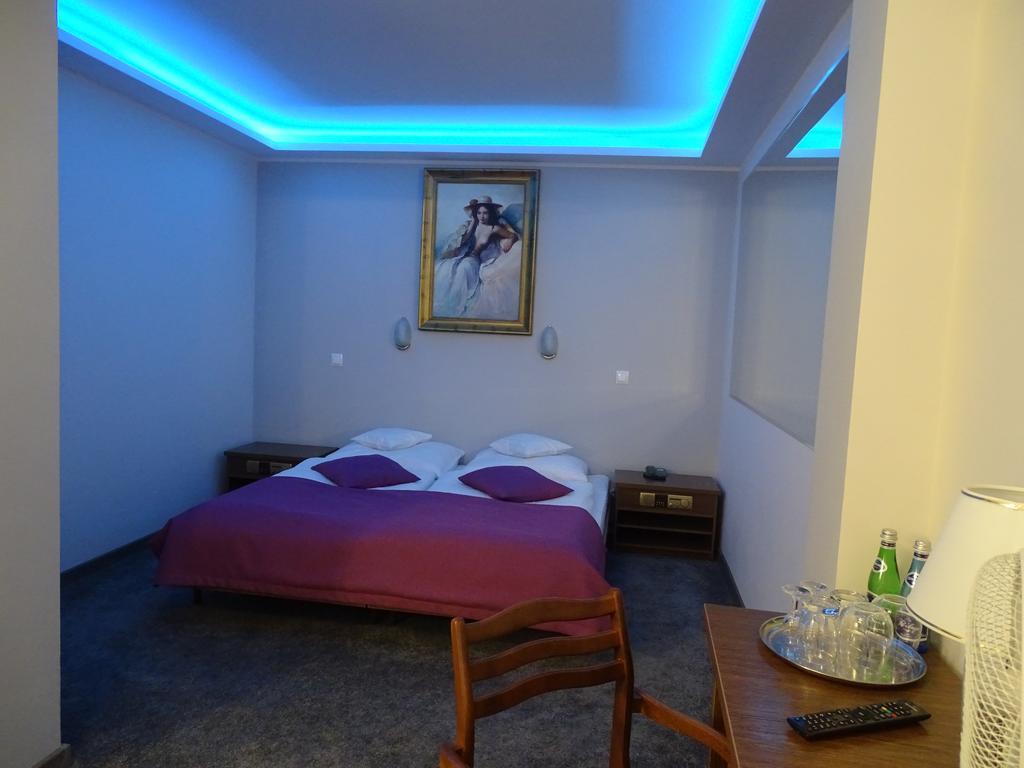 Motel 2000 Стеншев Екстериор снимка