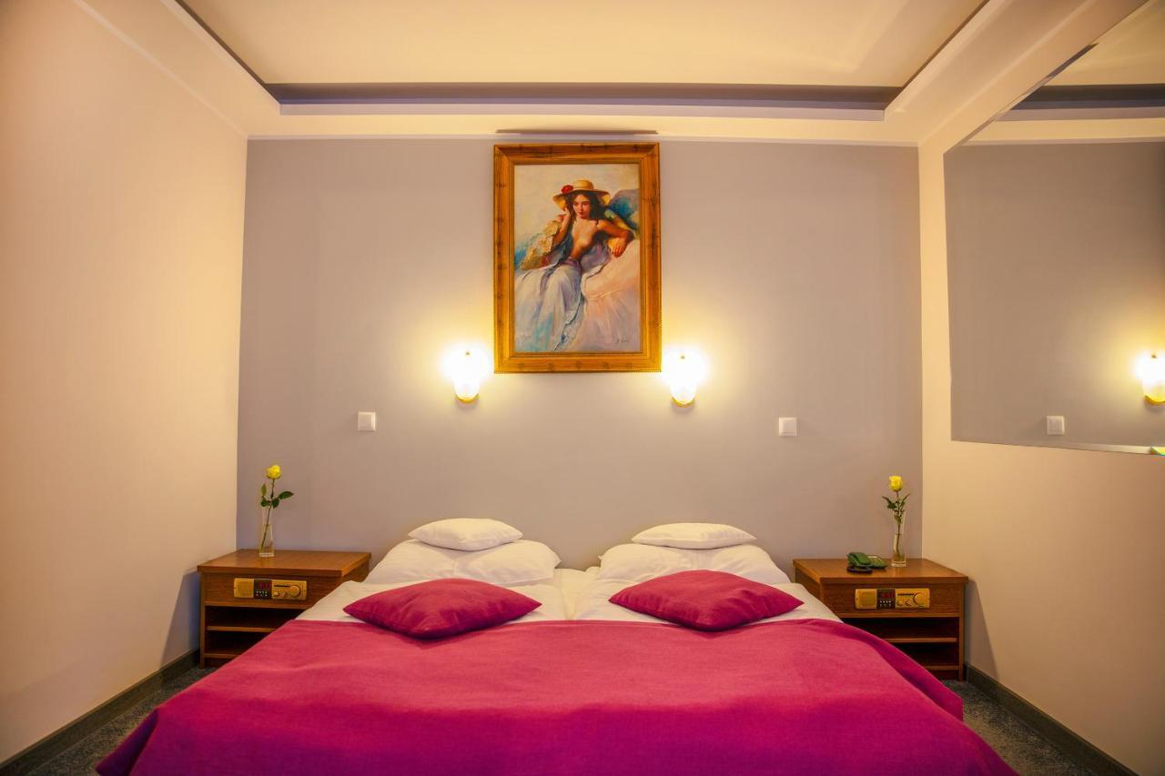 Motel 2000 Стеншев Екстериор снимка