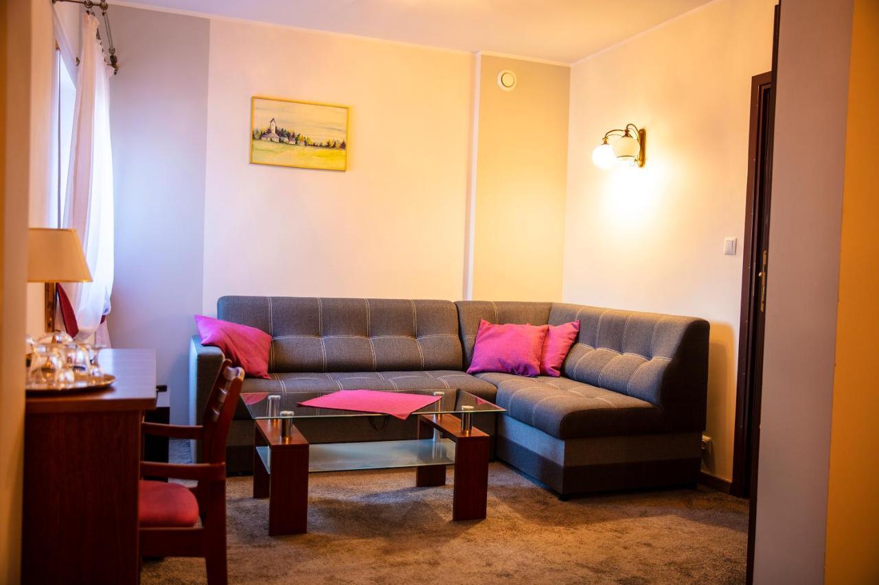 Motel 2000 Стеншев Екстериор снимка
